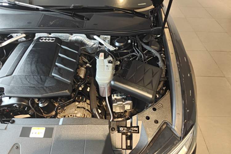 Used Audi A6L 2023 45 TFSI Prestige Dynamic Edition Engine Bay Left