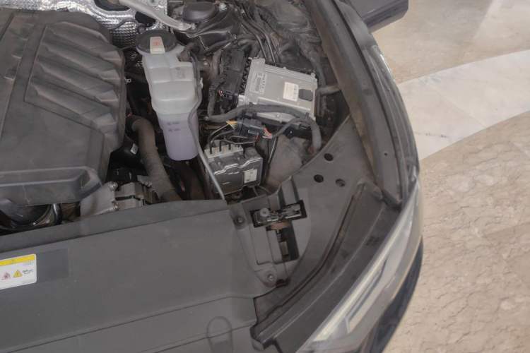 Used Audi A6L 2023 Revised 40 TFSI Luxury Prestige Edition Engine Bay Left