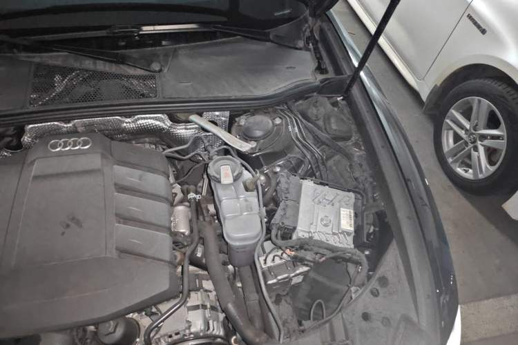 Used Audi A6L 2023 40 TFSI Luxury Dynamic Model Engine Bay Left