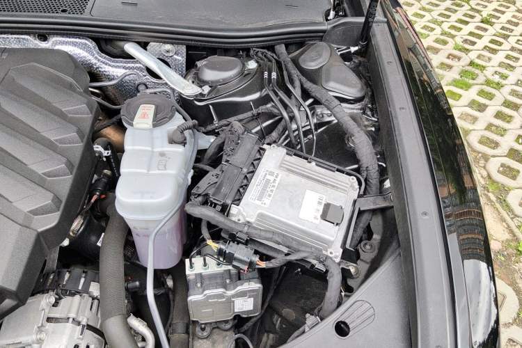 Used Audi A6L 2023 Revised 40 TFSI Luxury Dynamic Edition Engine Bay Left
