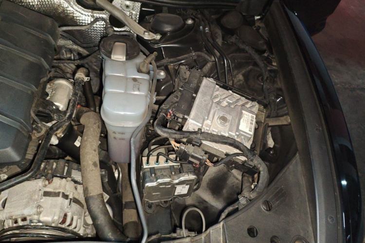 Used Audi A6L 2023 40 TFSI Luxury Dynamic Model Engine Bay Left