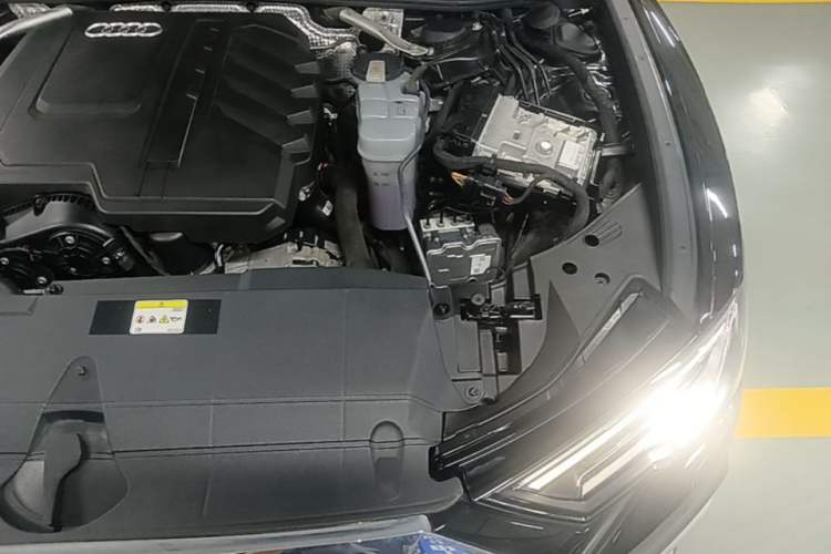 Used Audi A6L 2023 45 TFSI quattro Prestige Dynamic Edition Engine Bay Left