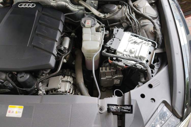 Used Audi A6L 2023 45 TFSI quattro Prestige Dynamic Edition Engine Bay Left