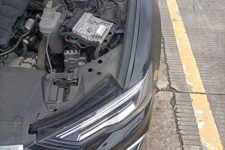 Used Audi A6L 2023 40 TFSI Luxury Dynamic Model Engine Bay Left