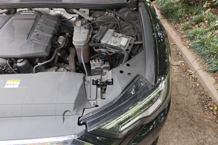 Used Audi A6L 2023 40 TFSI Luxury Prestige Edition Engine Bay Left