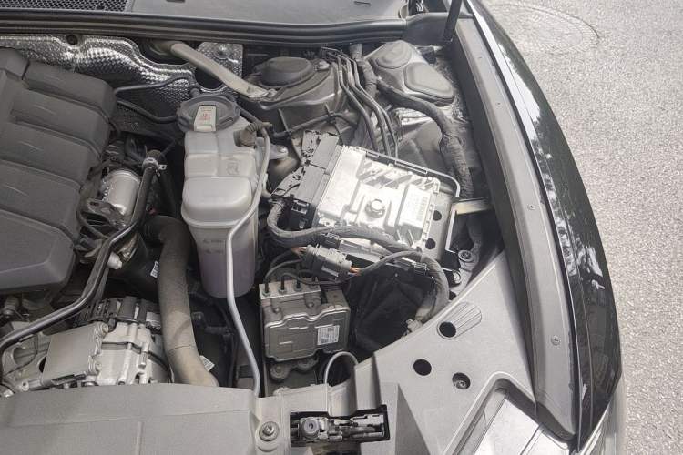 Used Audi A6L 2023 45 TFSI quattro Prestige Dynamic Edition Engine Bay Left