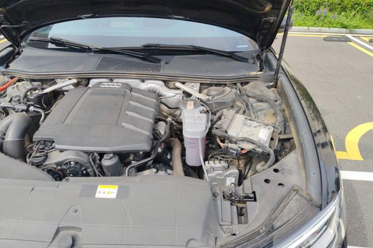 Used Audi A6L 2023 40 TFSI Luxury Dynamic Model Engine Bay Left