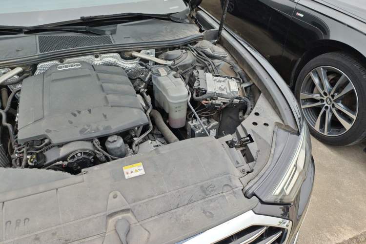 Used Audi A6L 2023 40 TFSI Luxury Dynamic Model Engine Bay Left