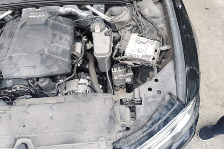 Used Audi A6L 2023 40 TFSI Luxury Dynamic Model Engine Bay Left