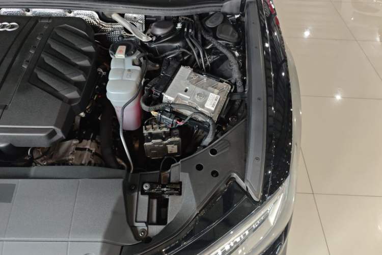 Used Audi A6L 2023 Revised 45 TFSI Prestige Dynamic Edition Engine Bay Left