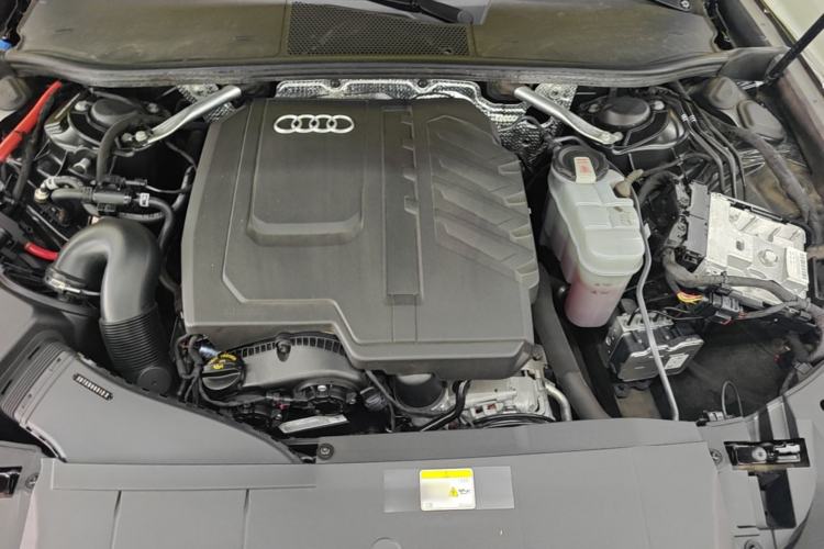 Used Audi A6L 2023 Revised Edition 45 TFSI quattro Prestige Dynamic Version Engine Bay