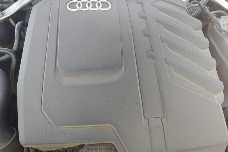 Used Audi A6L  Engine Bay