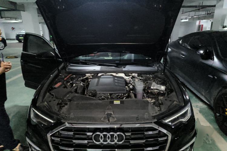 Used Audi A6L 2023 40 TFSI Luxury Dynamic Model Engine Bay