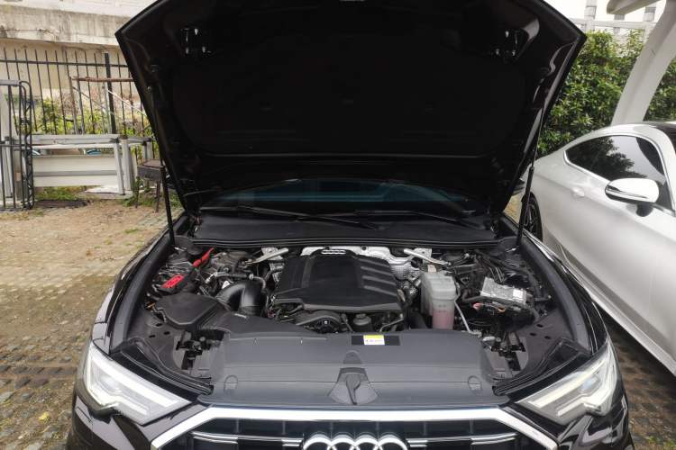 Used Audi A6L 2023 40 TFSI Luxury Dynamic Model Engine Bay