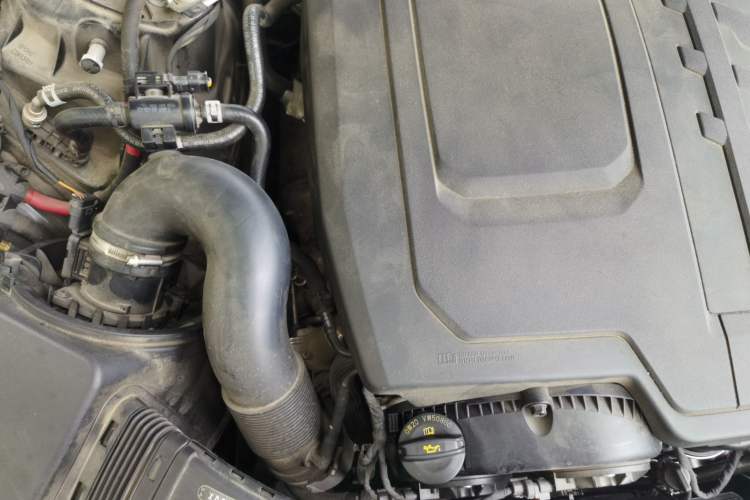 Used Audi A6L 2023 40 TFSI Luxury Dynamic Model Engine Bay Right
