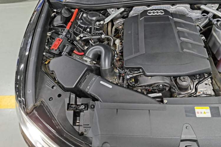 Used Audi A6L 2023 40 TFSI Luxury Dynamic Model Engine Bay Right