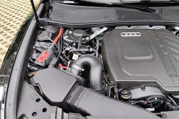 Used Audi A6L 2023 Revised 40 TFSI Luxury Dynamic Edition Engine Bay Right