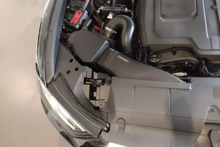 Used Audi A6L 2023 40 TFSI Luxury Dynamic Model Engine Bay Right