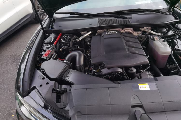 Used Audi A6L 2023 40 TFSI Luxury Dynamic Model Engine Bay Right