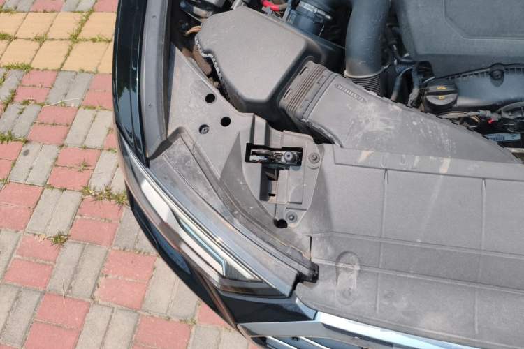 Used Audi A6L 2023 Revised 40 TFSI Luxury Dynamic Edition Engine Bay Right