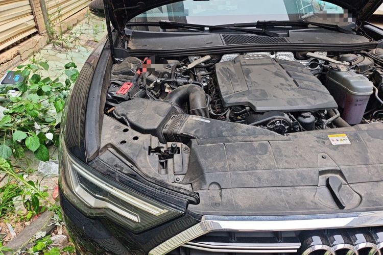 Used Audi A6L 2023 40 TFSI Luxury Prestige Edition Engine Bay Right