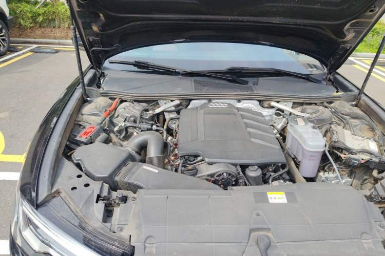 Used Audi A6L 2023 40 TFSI Luxury Dynamic Model Engine Bay Right