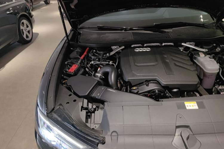 Used Audi A6L 2023 Revised 40 TFSI Luxury Prestige Edition Engine Bay Right