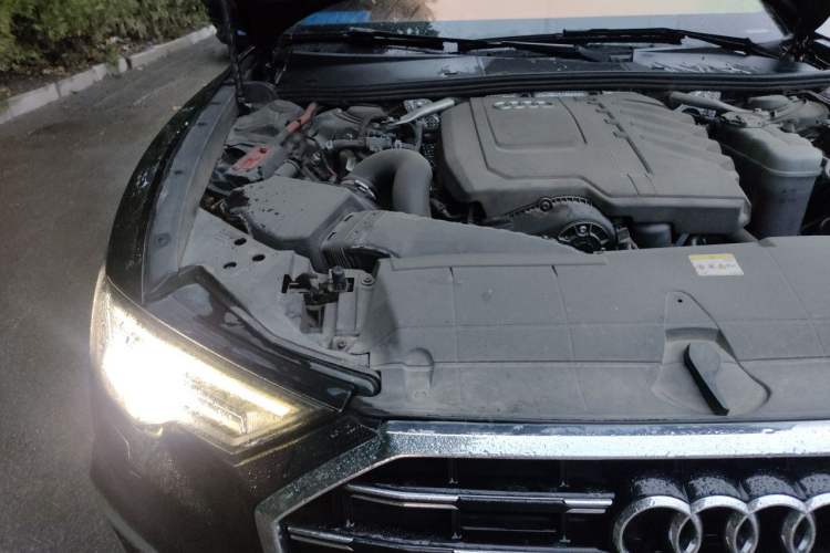 Used Audi A6L 2023 40 TFSI Luxury Dynamic Model Engine Bay Right