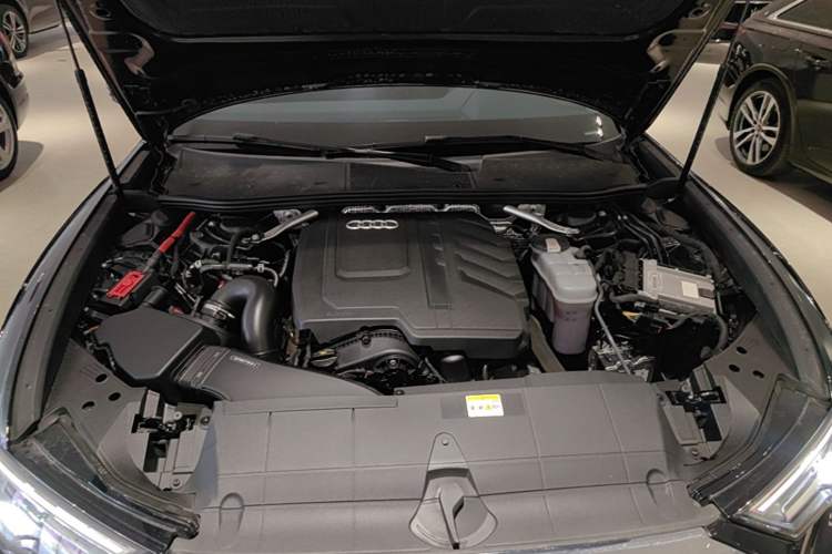 Used Audi A6L 2023 Revised 40 TFSI Luxury Prestige Edition Engine Bay