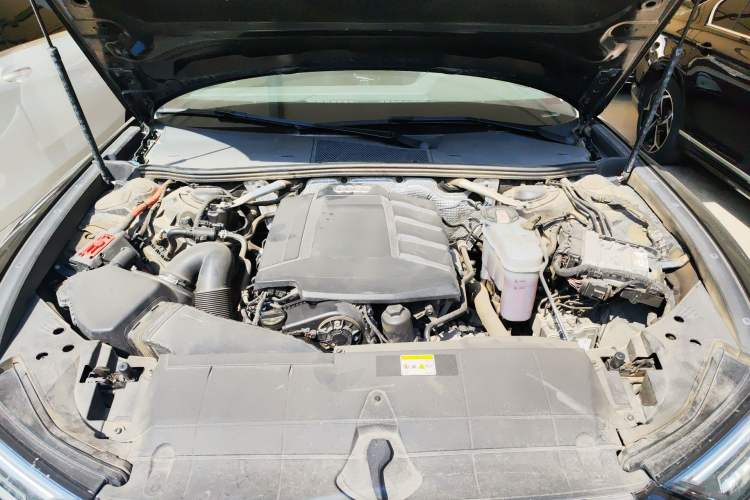 Used Audi A6L 2023 40 TFSI Luxury Dynamic Model Engine Bay