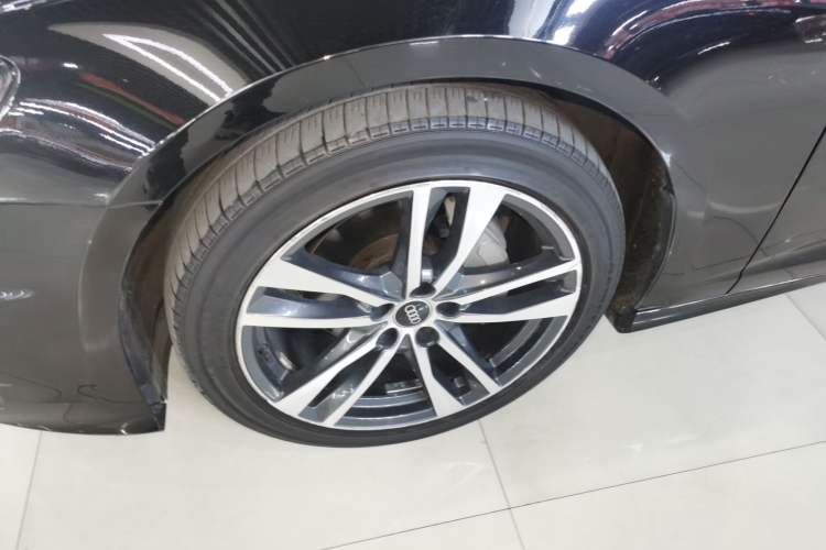 Used Audi A6L 2023 Revised 40 TFSI Luxury Dynamic Edition Exterior 4
