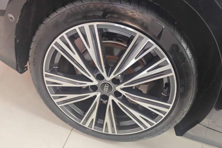 Used Audi A6L 2023 Revised 45 TFSI Prestige Dynamic Edition Exterior 5