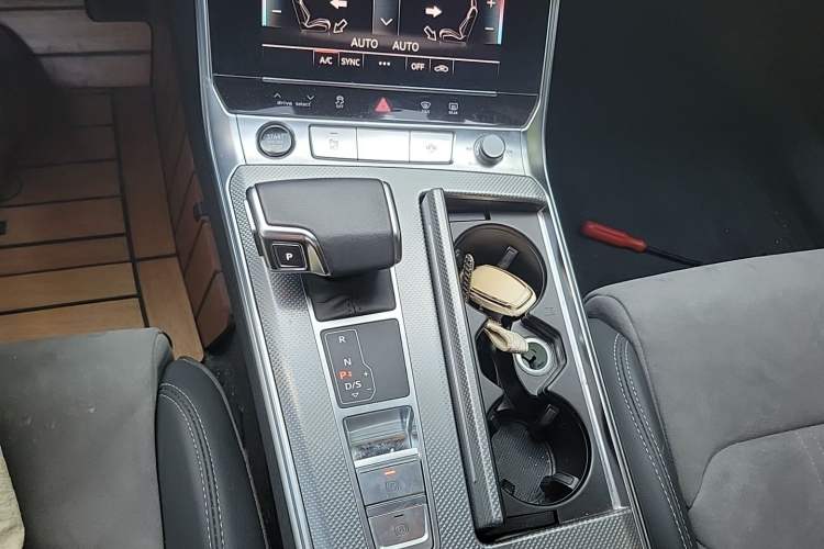 Used Audi A6L 2023 Revised 40 TFSI Luxury Dynamic Edition Gear Lever