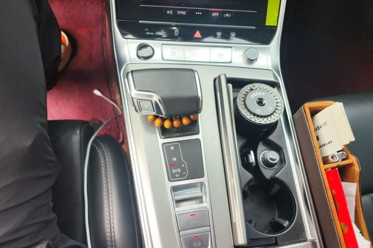 Used Audi A6L 2023 Revised 40 TFSI Luxury Dynamic Edition Gear Lever