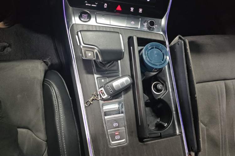 Used Audi A6L 2023 Revised Edition 45 TFSI quattro Prestige Dynamic Version Gear Lever