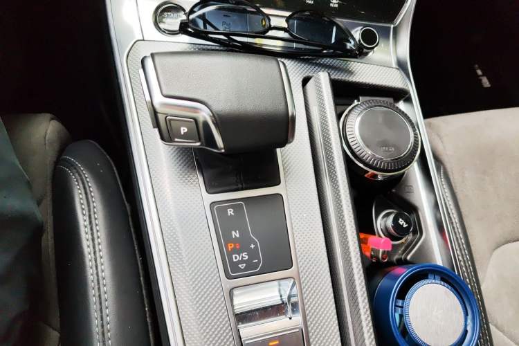 Used Audi A6L 2023 Revised 45 TFSI Prestige Dynamic Edition Gear Lever