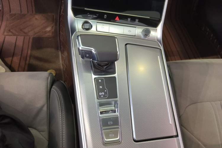 Used Audi A6L 2023 Revised 40 TFSI Luxury Dynamic Edition Gear Lever