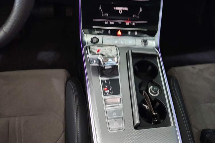Used Audi A6L 2023 Revised 40 TFSI Luxury Dynamic Edition Gear Lever