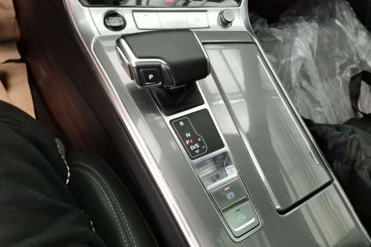 Used Audi A6L 2023 Revised 40 TFSI Luxury Dynamic Edition Gear Lever