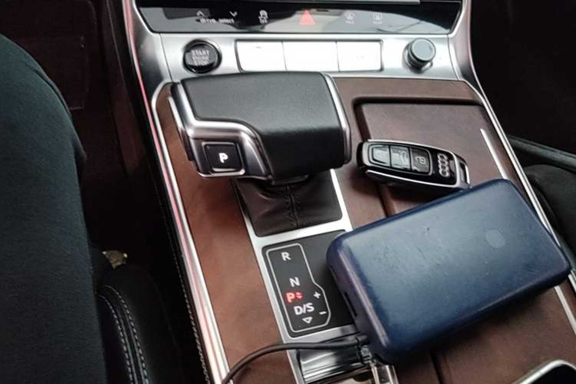Used Audi A6L 2023 55 TFSI quattro Prestige Dynamic Edition Gear Lever