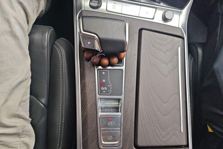 Used Audi A6L 2023 45 TFSI quattro Prestige Elegant Edition Gear Lever