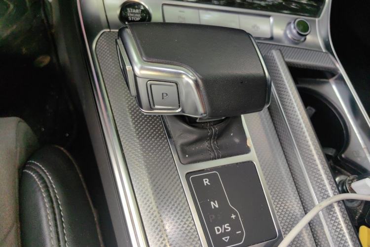 Used Audi A6L 2023 Revised 45 TFSI Prestige Dynamic Edition Gear Lever