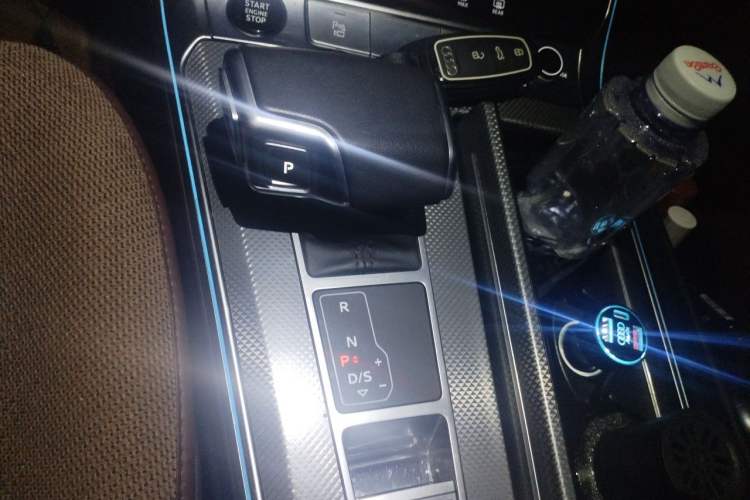 Used Audi A6L 2023 Revised 45 TFSI Prestige Dynamic Edition Gear Lever