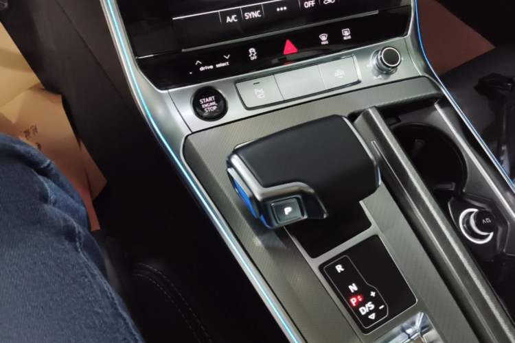 Used Audi A6L 2023 Revised 45 TFSI Prestige Dynamic Edition Gear Lever