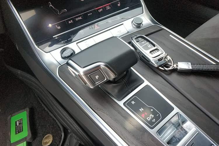 Used Audi A6L 2023 Revised 45 TFSI Prestige Dynamic Edition Gear Lever