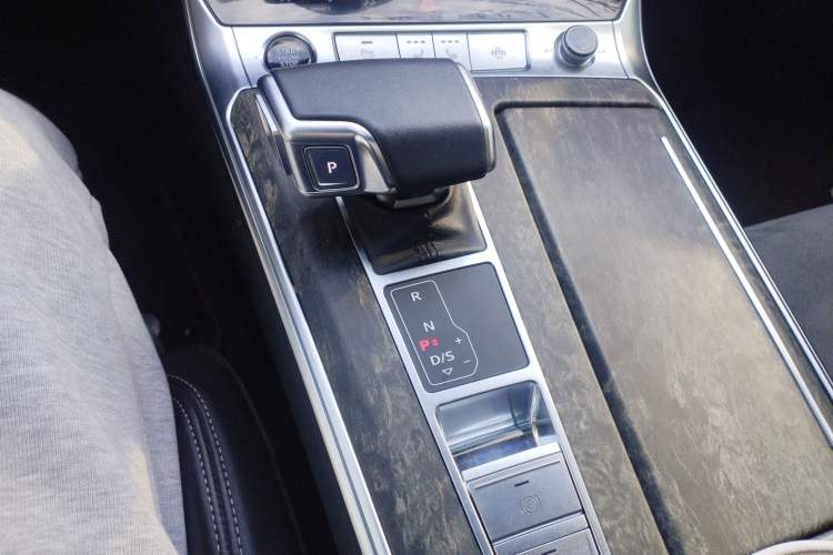 Used Audi A6L 2023 Revised 45 TFSI Prestige Dynamic Edition Gear Lever
