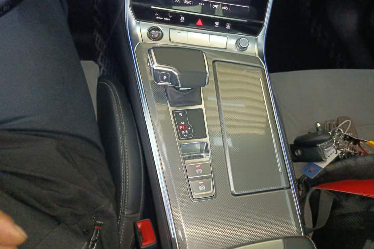 Used Audi A6L 2023 Revised 45 TFSI Prestige Dynamic Edition Gear Lever