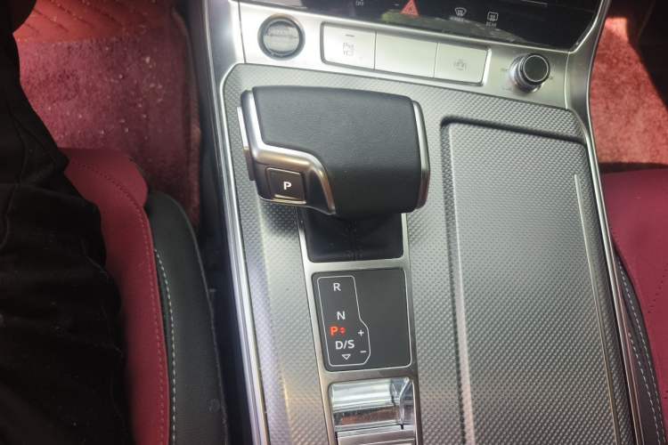 Used Audi A6L 2023 Revised 40 TFSI Luxury Dynamic Edition Gear Lever