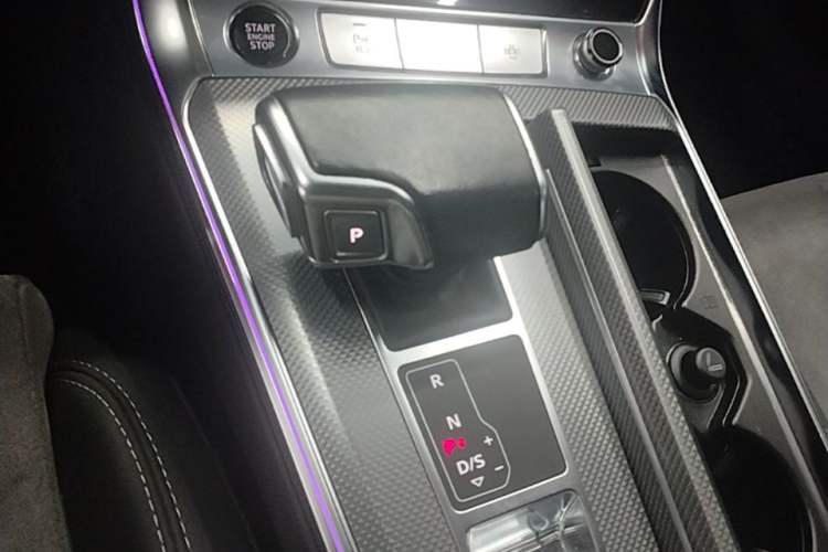 Used Audi A6L 2023 40 TFSI Luxury Dynamic Model Gear Lever