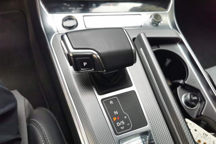 Used Audi A6L 2023 Revised 40 TFSI Luxury Dynamic Edition Gear Lever